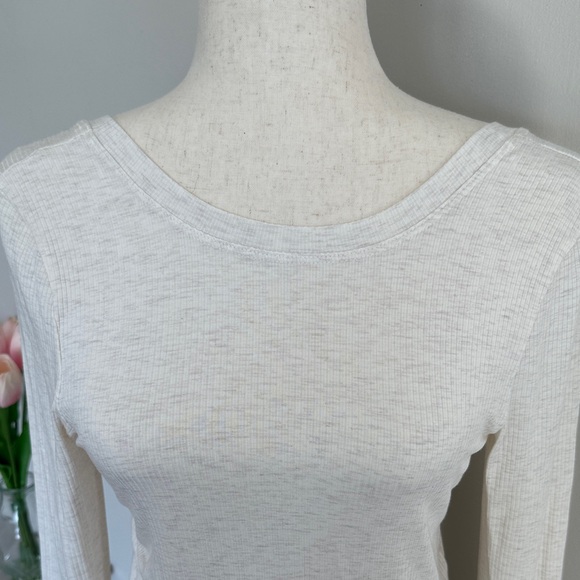 *NWT* Aerie Offline - Cream Long Sleeve Ribbed Back Scoop Neck Tee - Picture 4 of 6